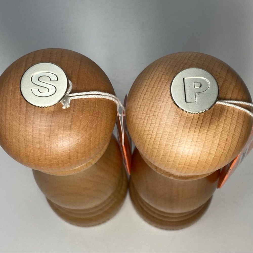 Le Creuset Beech Wooden Salt Pepper Mill Set + Tray + Caps Set of 5pc NWT - Picture 6 of 8